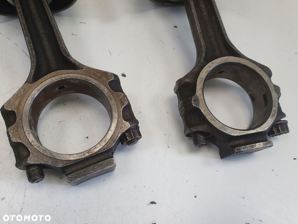 Mercedes W126 C126 5.6 V8 560 SEC TŁOK Korbowód - 10