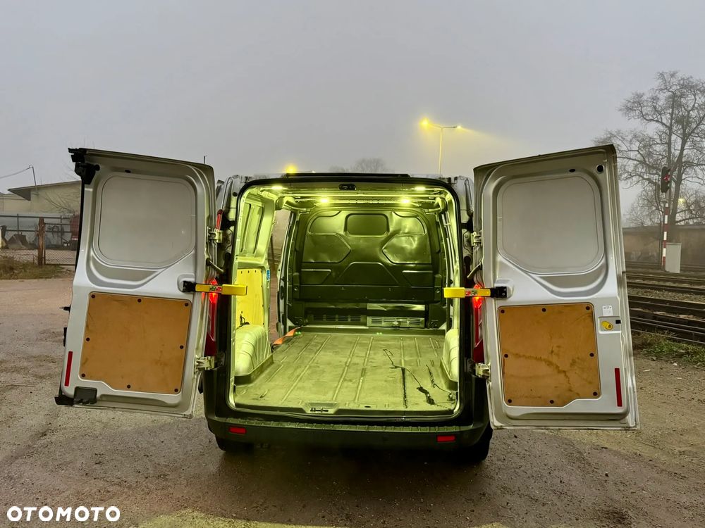 Ford TRANSIT CUSTOM - 13