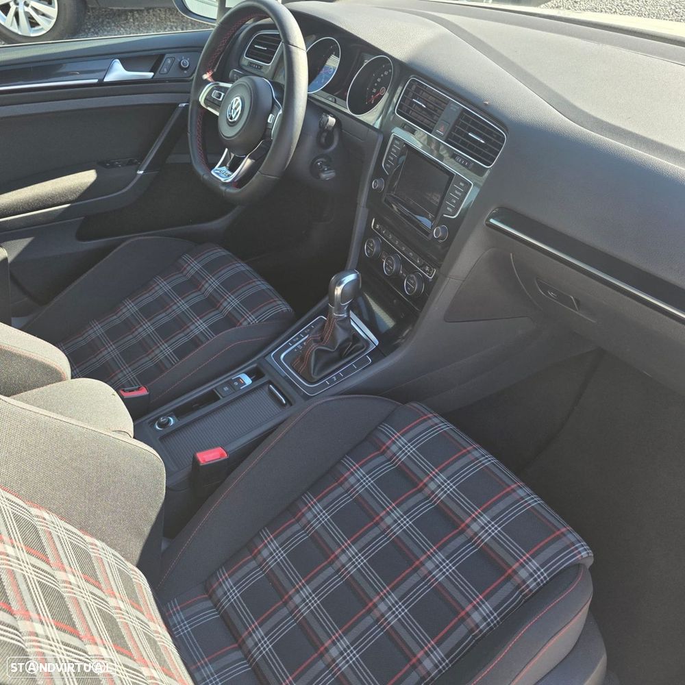 VW Golf 2.0 TSi GTi DSG - 29