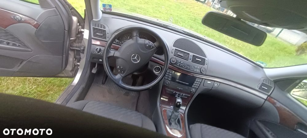 Mercedes-Benz Klasa E 200 Kompressor Classic - 12