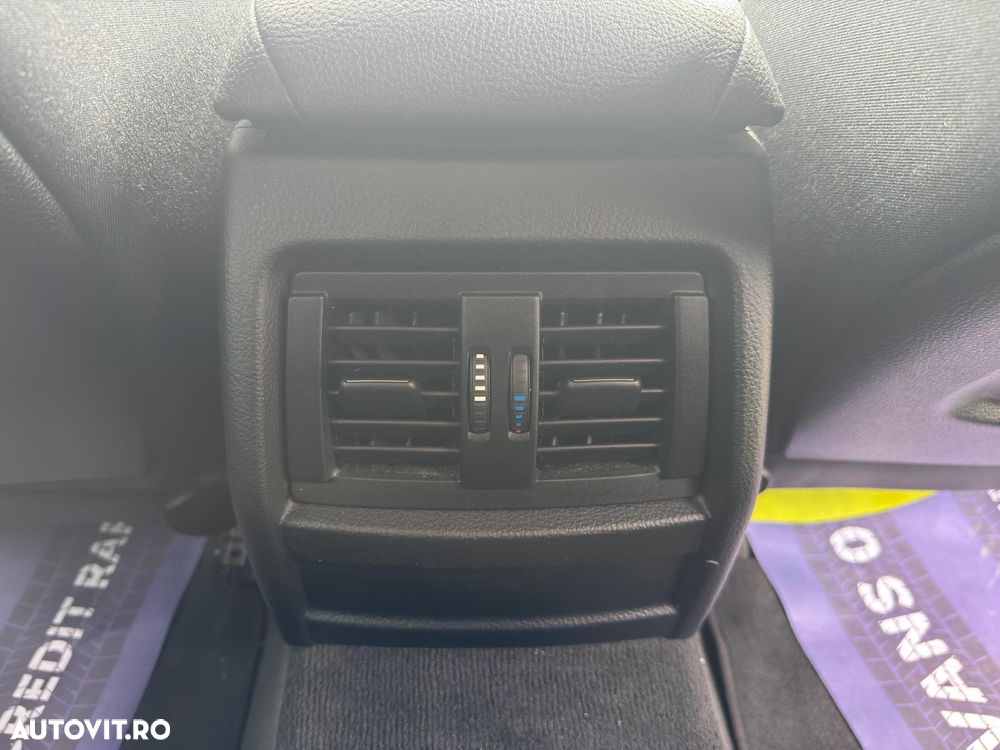 BMW Seria 3 320d Aut. Blue Performance Sport Line - 17