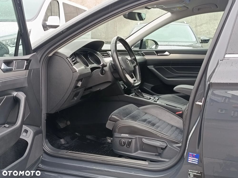 Volkswagen Passat - 10