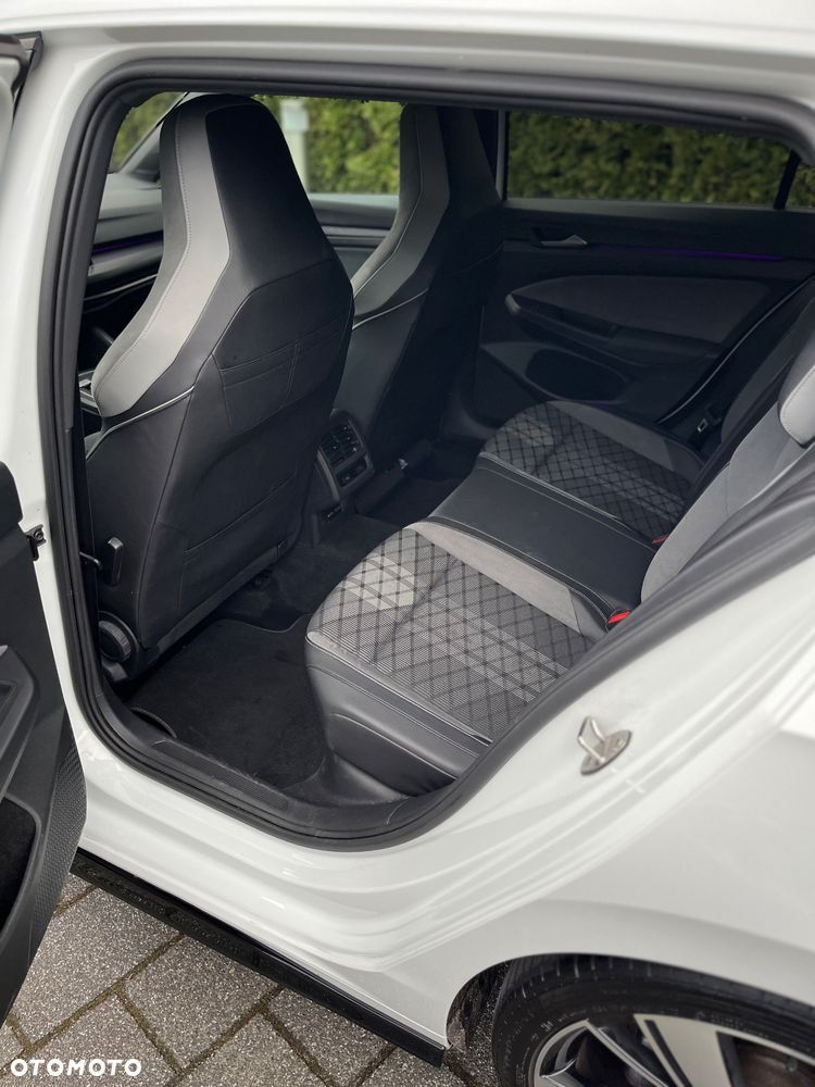 Volkswagen Golf VIII 2.0 TDI R-Line DSG - 18