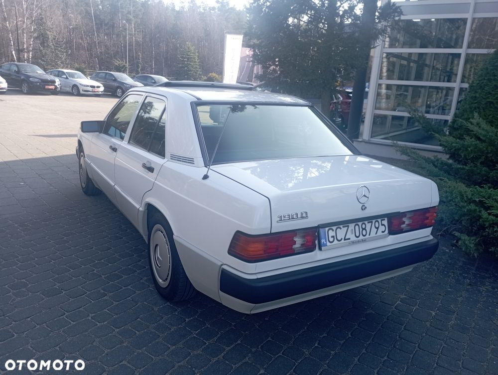 Mercedes-Benz W201 (190) - 4