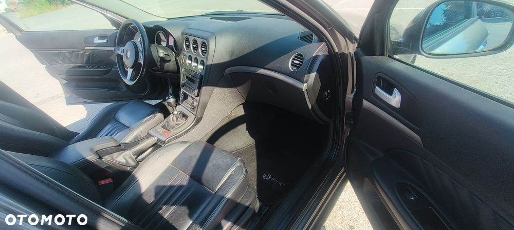 Alfa Romeo 159 1.9 JTDM 8V DPF Distinctive - 19
