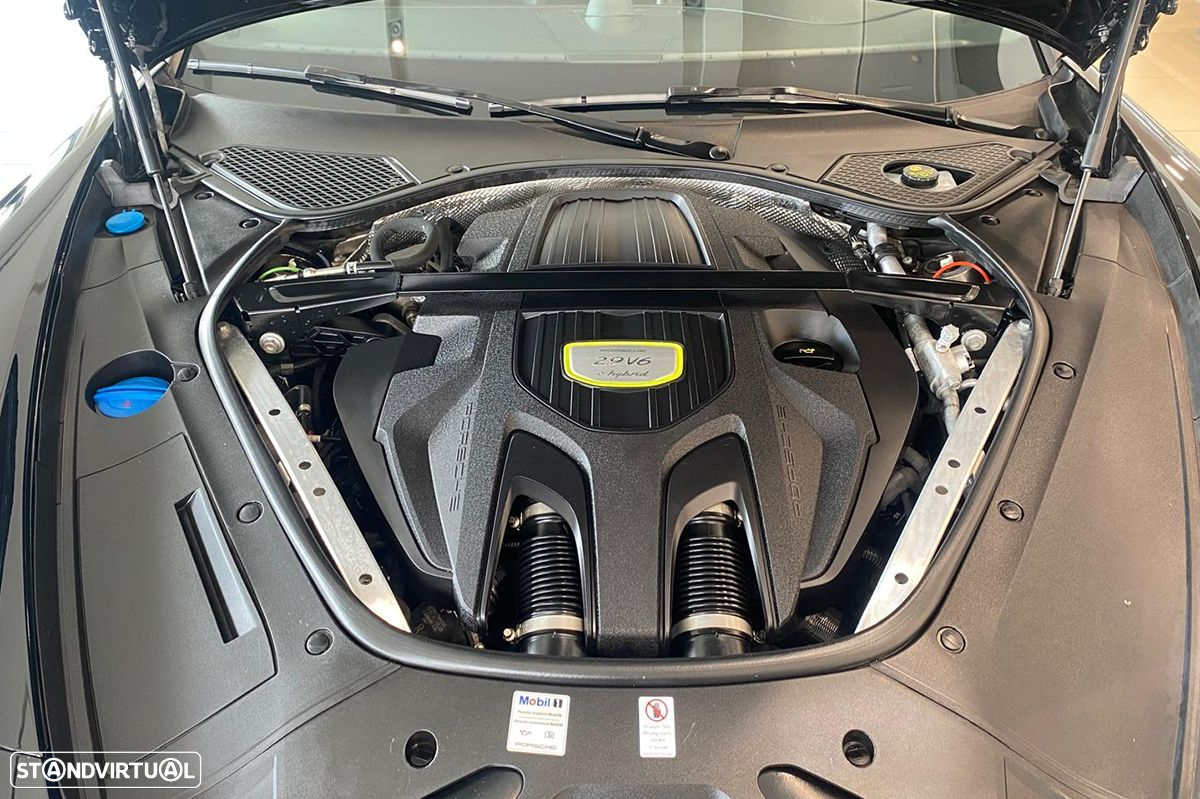 Porsche Panamera Sport Turismo 4 E-Hybrid - 29
