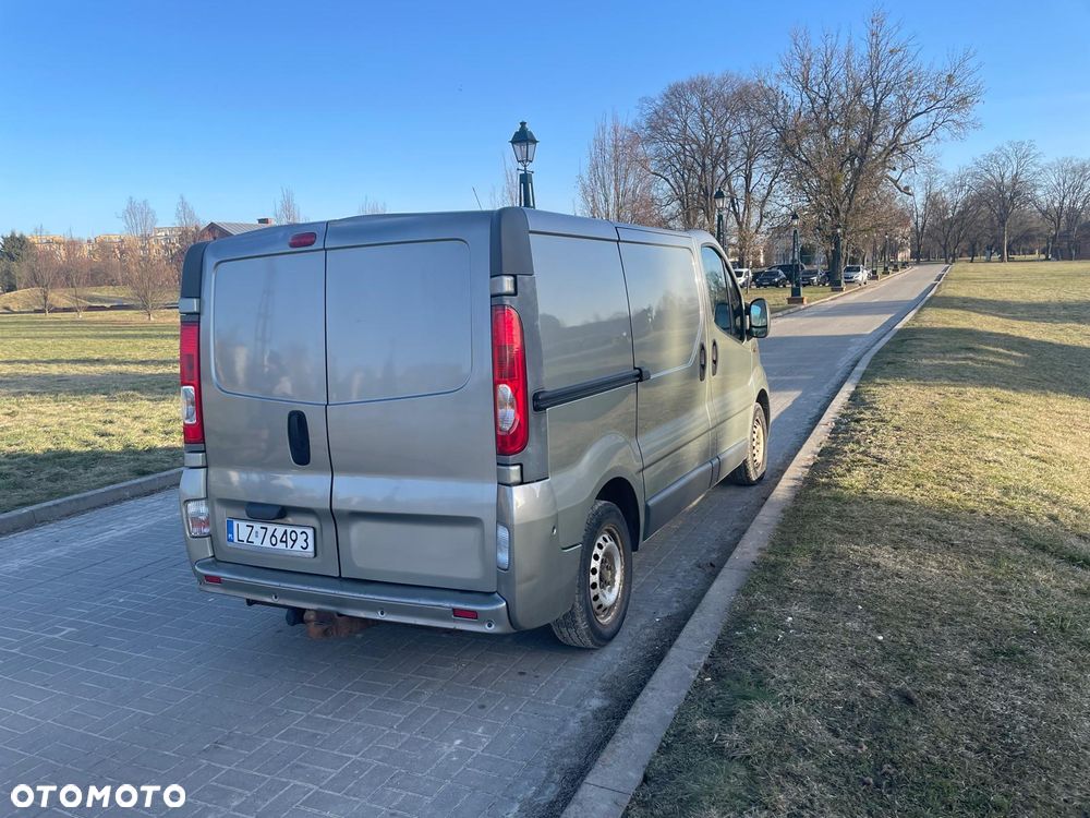 Opel Vivaro - 2