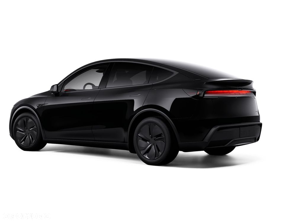 Tesla Model Y - 6