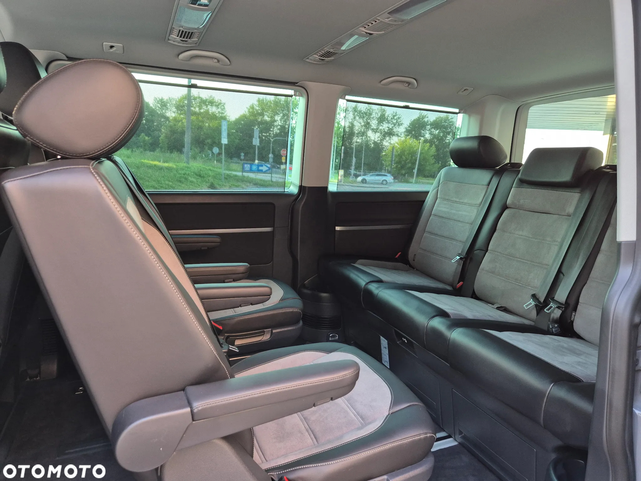 Volkswagen Multivan - 20