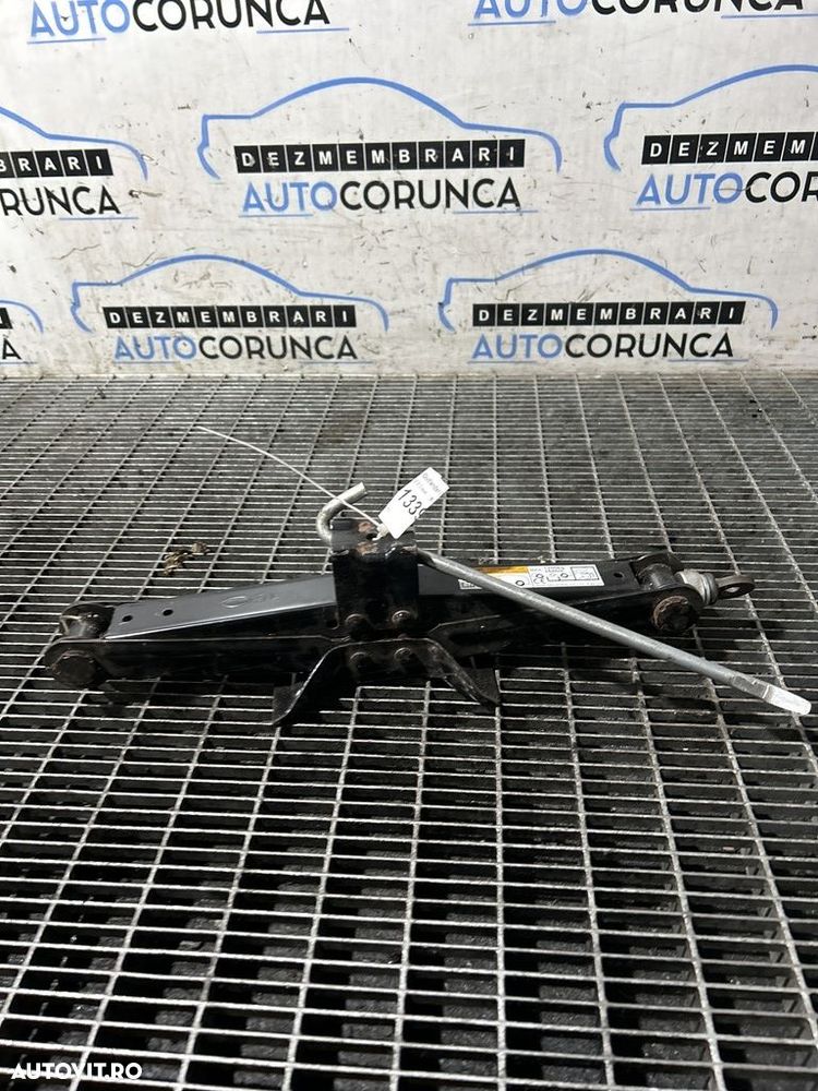 Cric Mitsubishi Outlander III 2012 - 2015 (1339) - 2