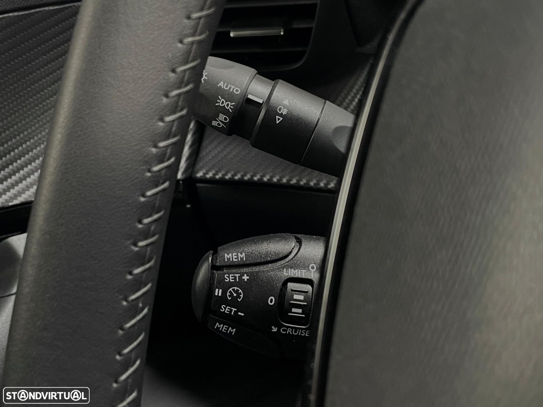 Peugeot 2008 1.2 PureTech Allure - 13