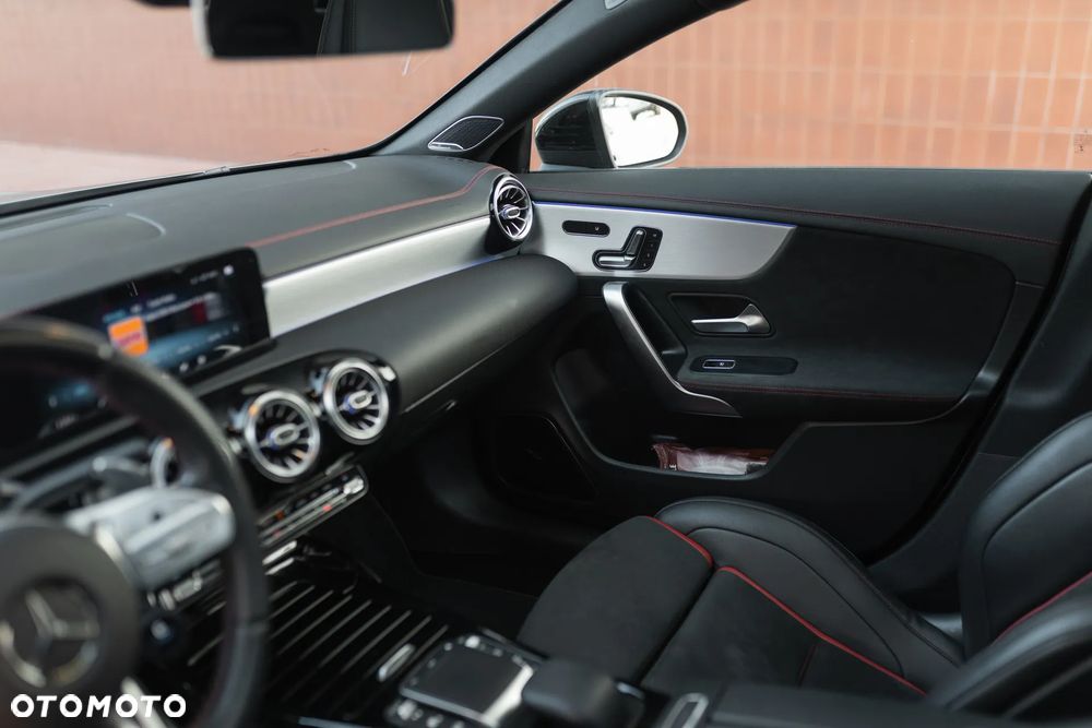 Mercedes-Benz CLA AMG 35 4-Matic 7G-DCT - 19
