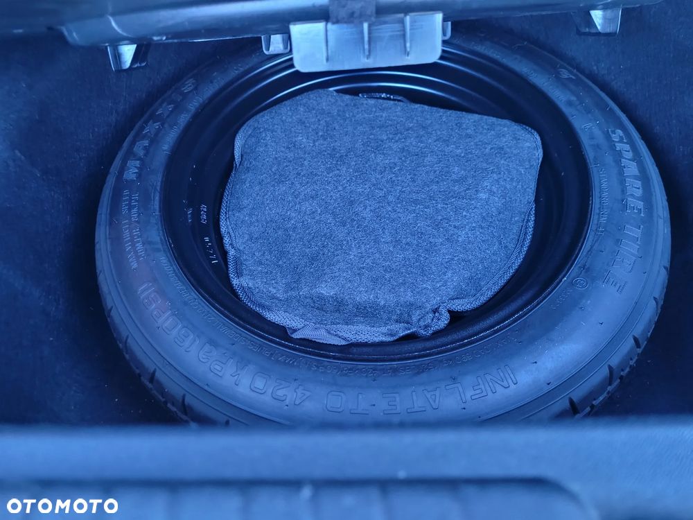 Hyundai ix20 1.4 blue YES - 24