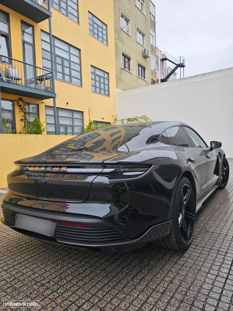 Porsche Taycan Turbo S - 7