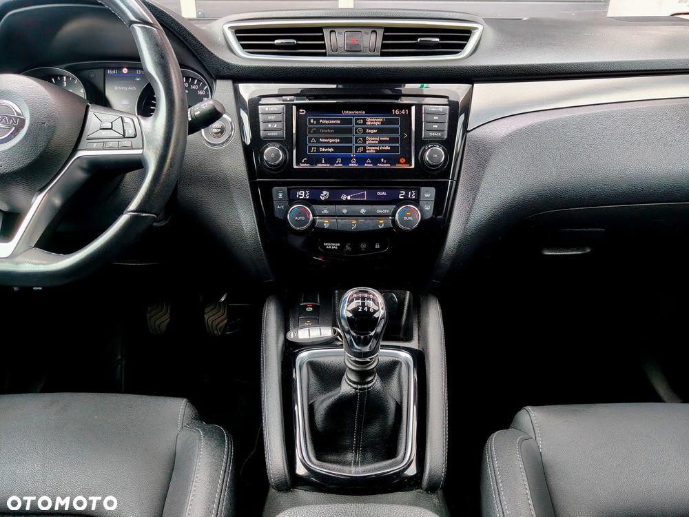 Nissan Qashqai 1.7 dCi TEKNA - 36