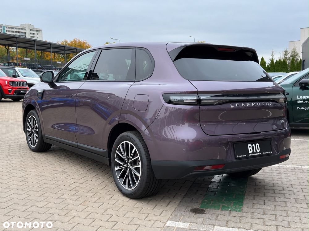 Leapmotor B10