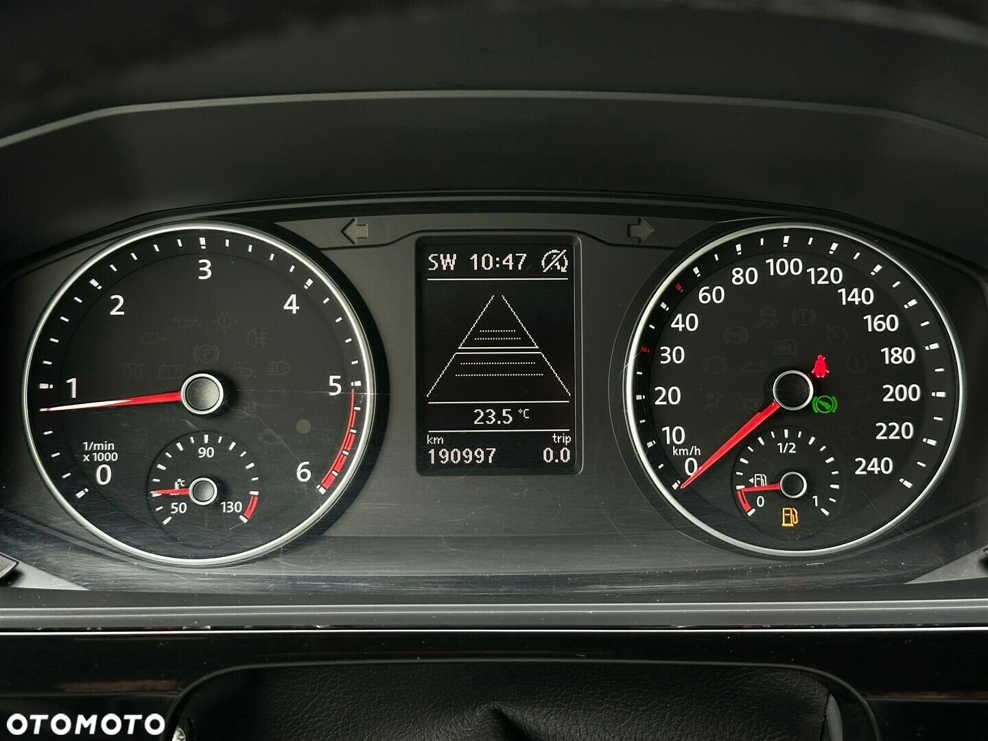Volkswagen Caravelle - 17