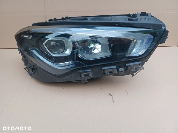 Full Led przedni prawy Mercedes CLA W118 lampa A118