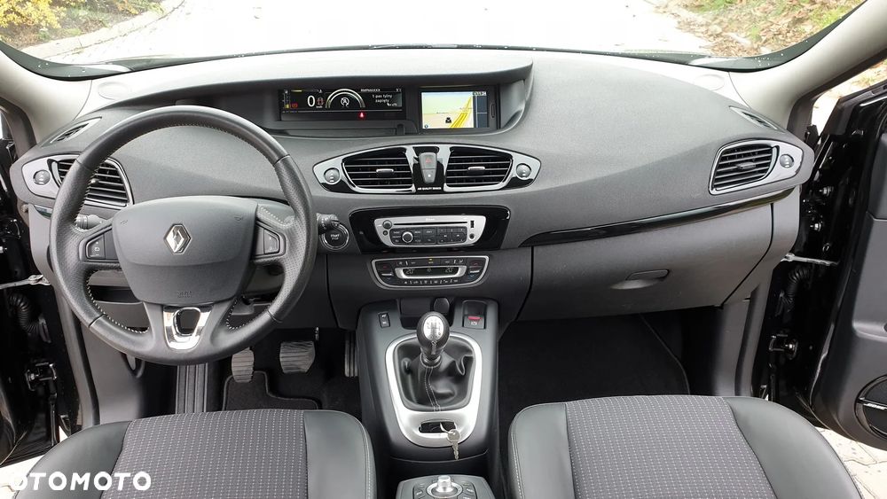 Renault Grand Scenic Energy dCi 130 Start & Stop Bose Edition - 18