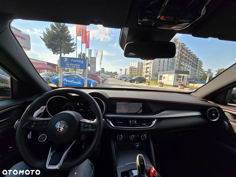 Alfa Romeo Stelvio 2.0 Turbo Tributo Italiano Q4 - 30
