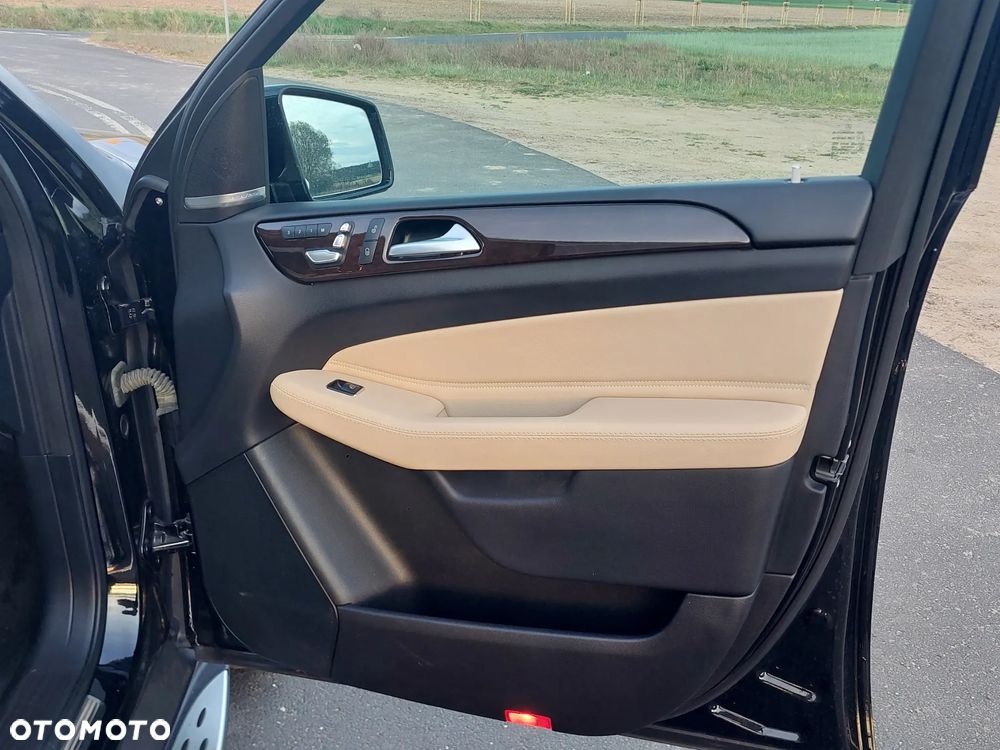Mercedes-Benz GLS - 10