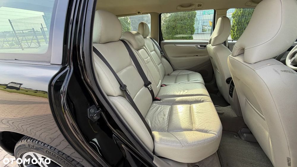 Volvo V70 2.5T Momentum - 36