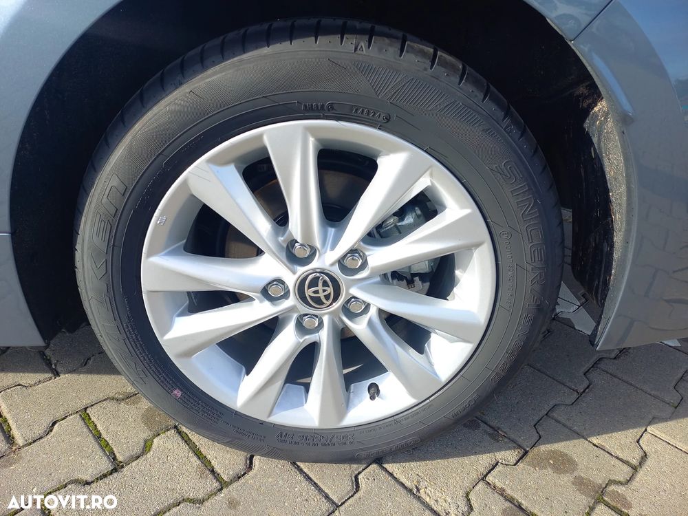 Toyota Corolla Sedan 1.8 HSD Business - 29