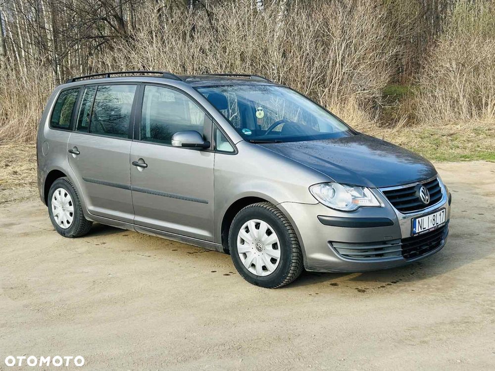 Volkswagen Touran - 1