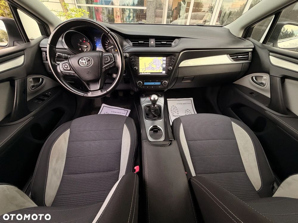 Toyota Avensis - 28