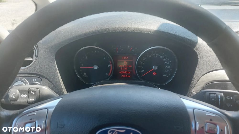Ford Galaxy - 9