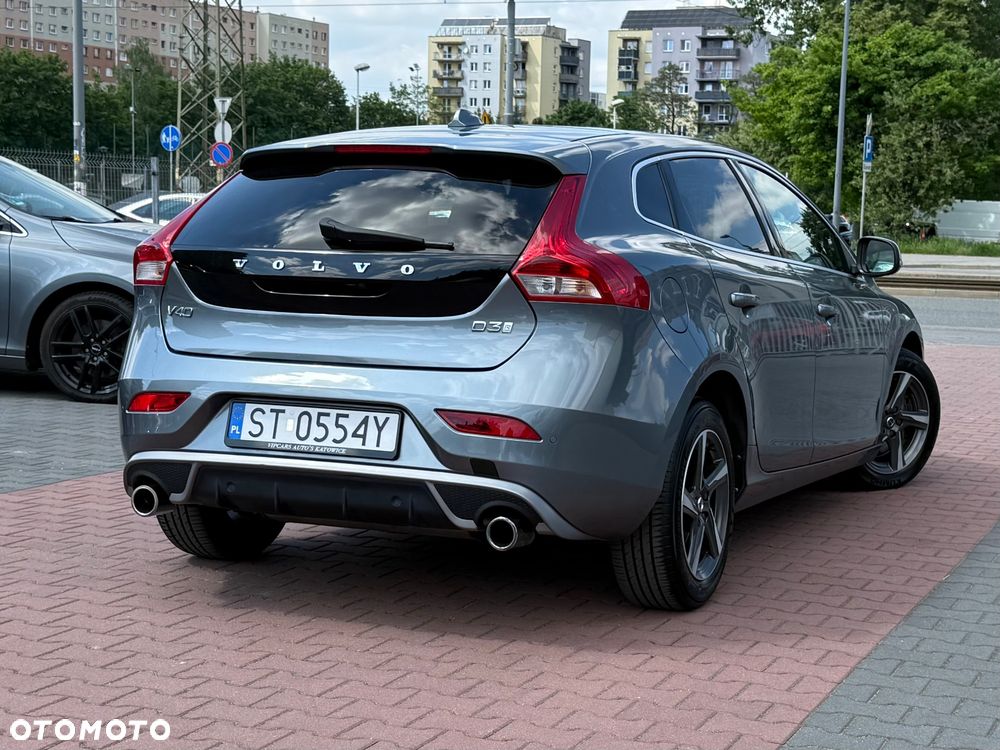 Volvo V40 D3 Drive-E R-Design Momentum - 6