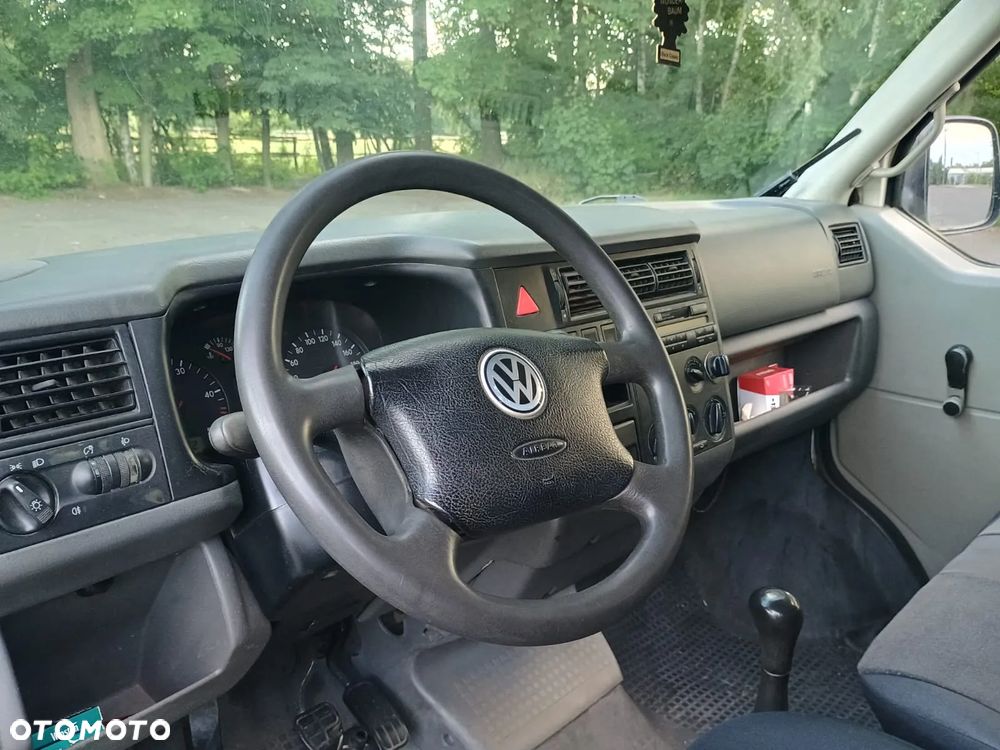 Volkswagen Caravelle - 3