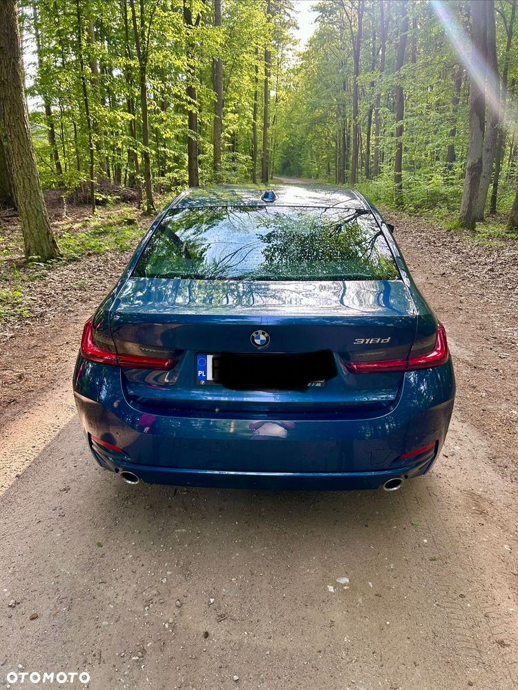 BMW Seria 3 318d mHEV - 16