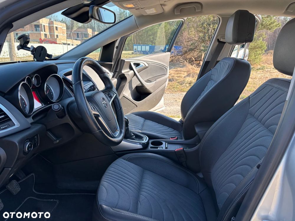 Opel Astra 1.6 T SIDI Cosmo S&S EU6 - 9