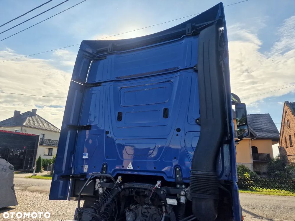 Mercedes-Benz ACTROS - 9