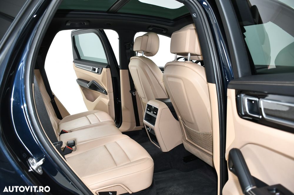 Porsche Cayenne Standard - 11