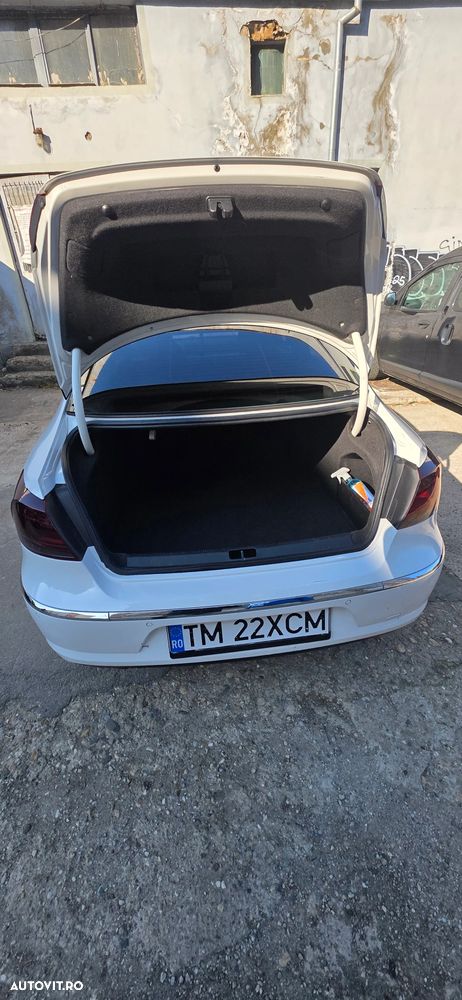 Volkswagen Passat CC 2.0 TDI BlueMotion Technology DSG - 9