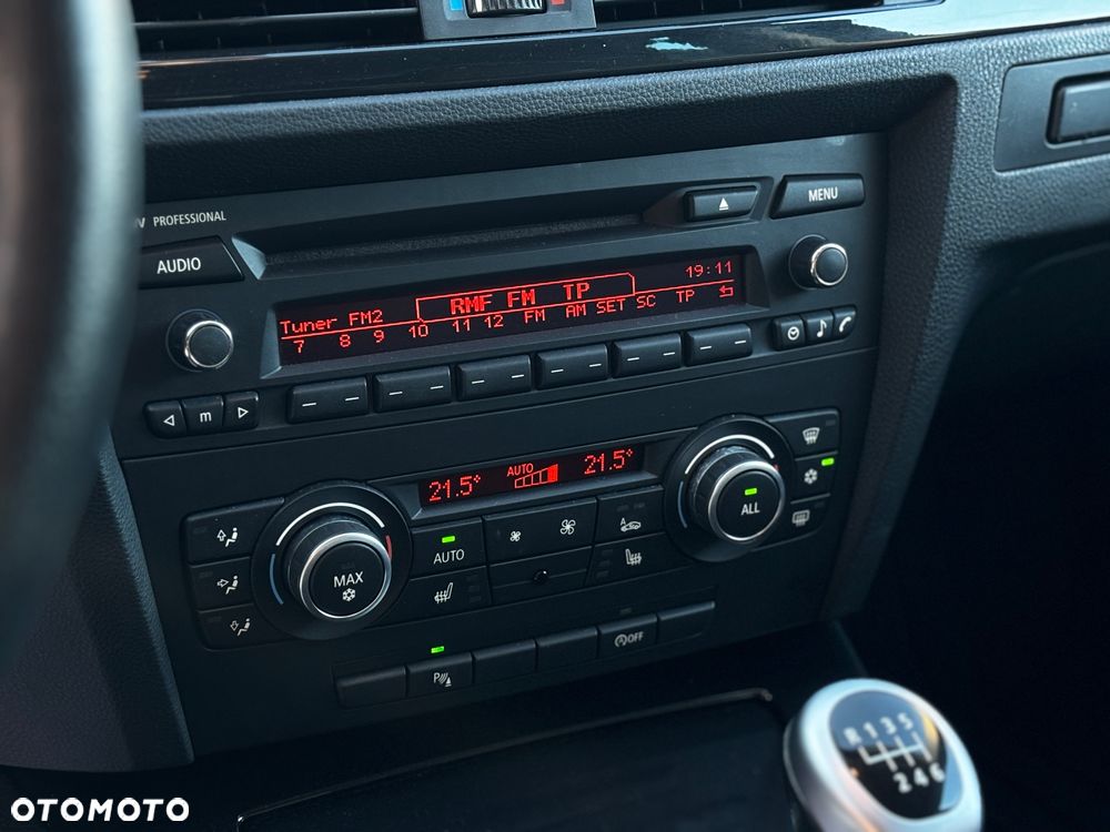BMW Seria 3 320i - 12