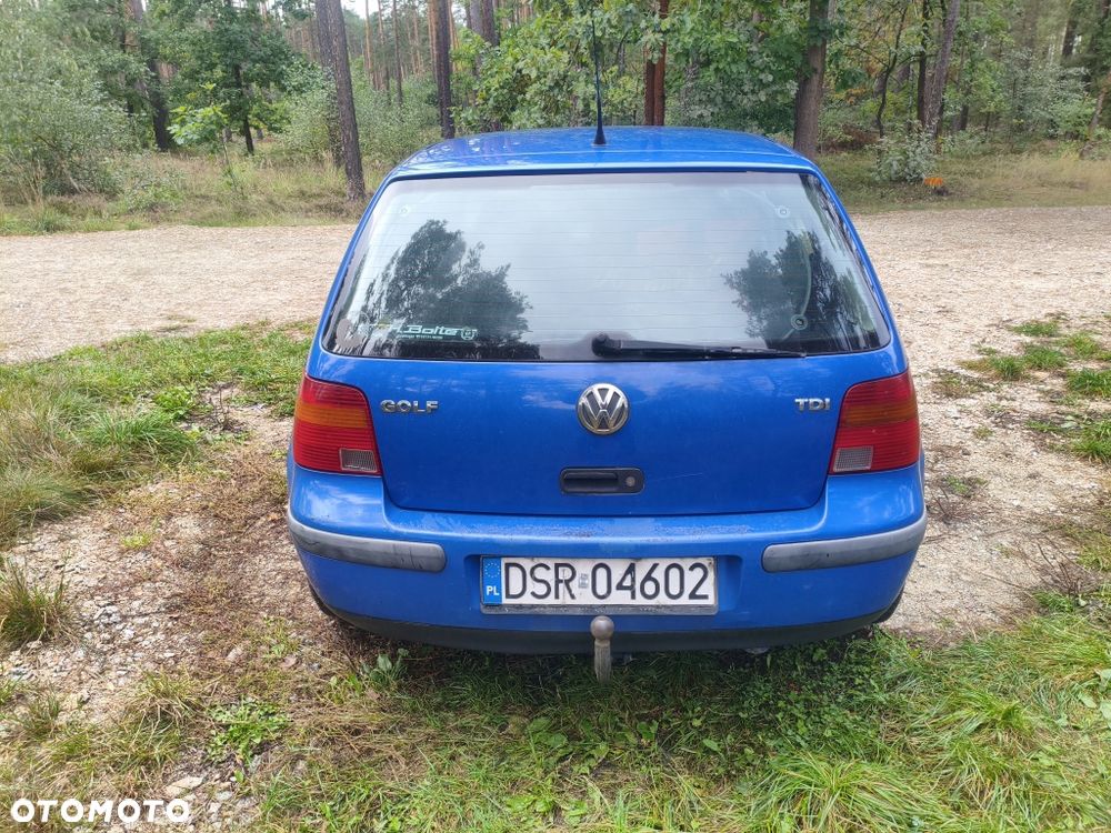 Volkswagen Golf - 6