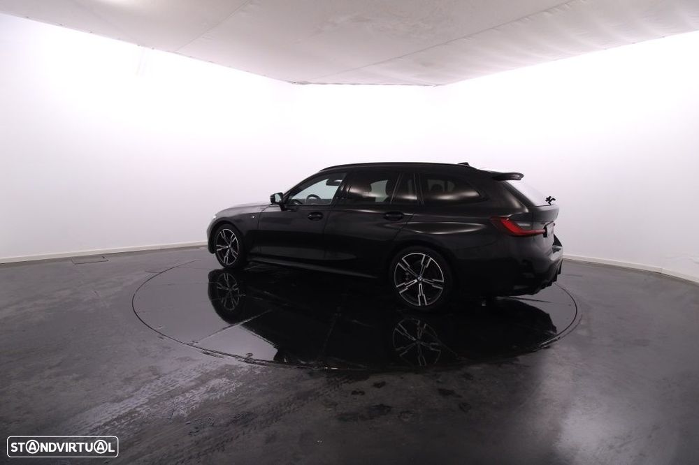 BMW 320 d Touring Pack Desportivo M Auto - 4