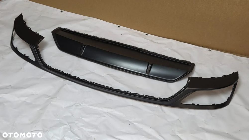 AUDI Q8 spoiler zderzaka tył dokładka 4M8807521C 4M8807733A 4M8807941C 4M8807568 4M8807941F - 1