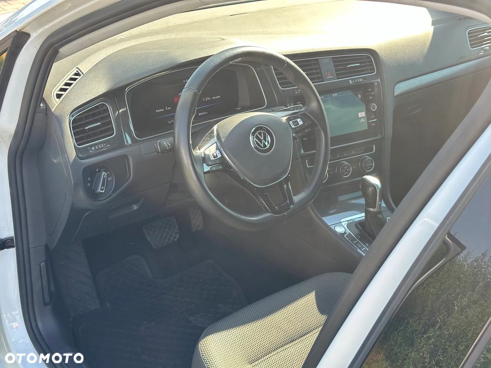 Volkswagen Golf 1.4 TSI BMT Comfortline DSG - 11