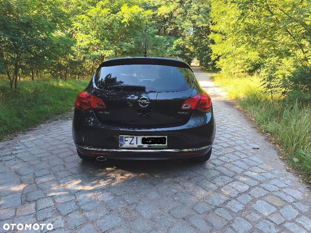 Opel Astra 1.4 Turbo 150 Jahre - 11