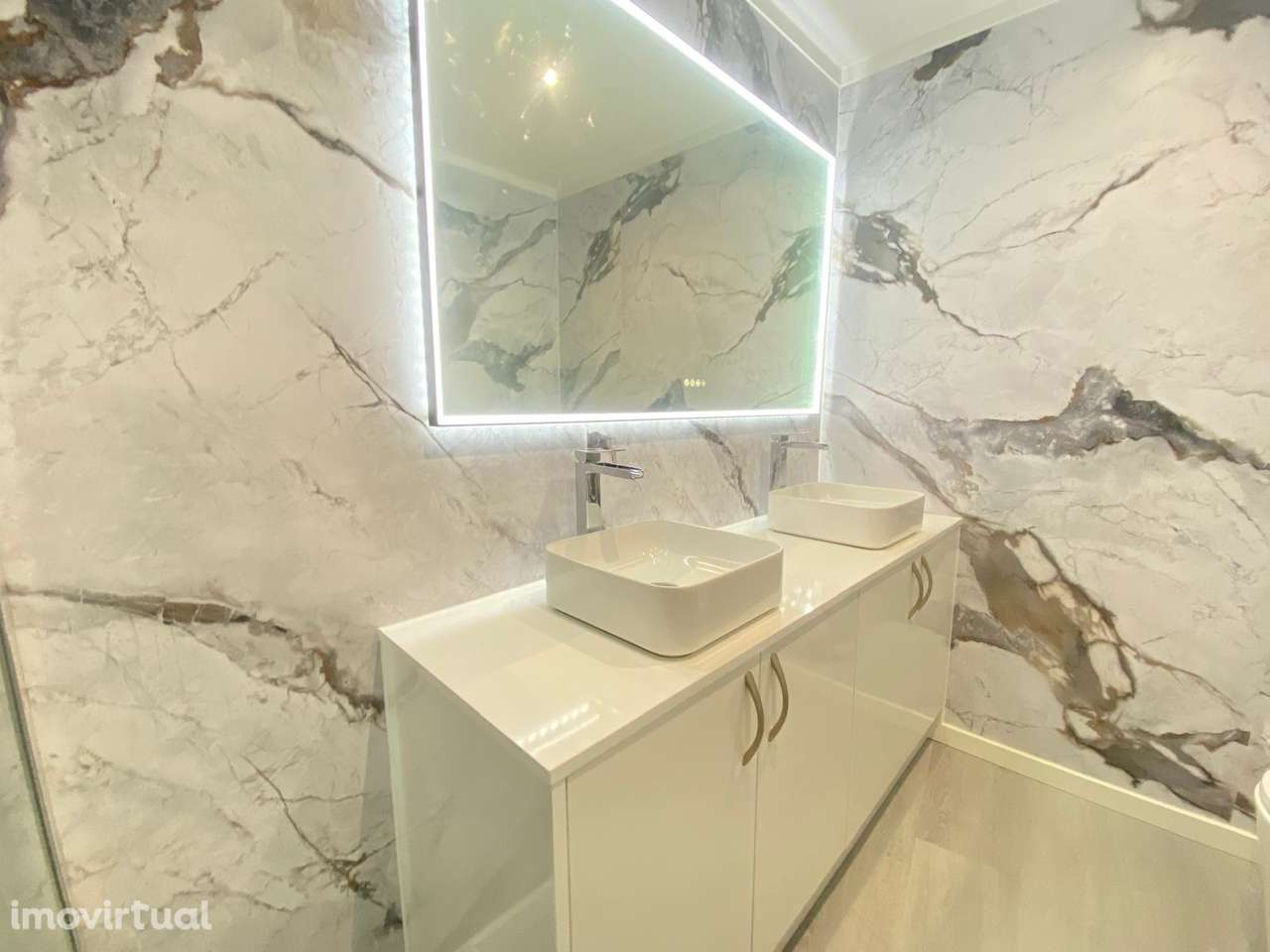 Apartamento T3 + Escritório totalmente remodelado em Braga - Grande imagem: 3/29
