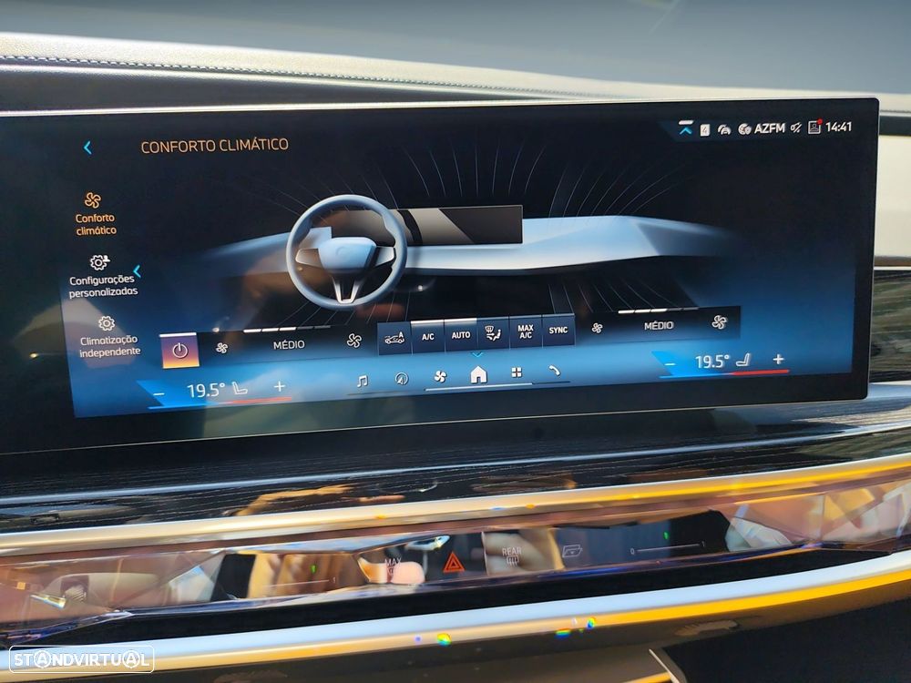 BMW 750 750e xDrive Pack Desportivo M - 23