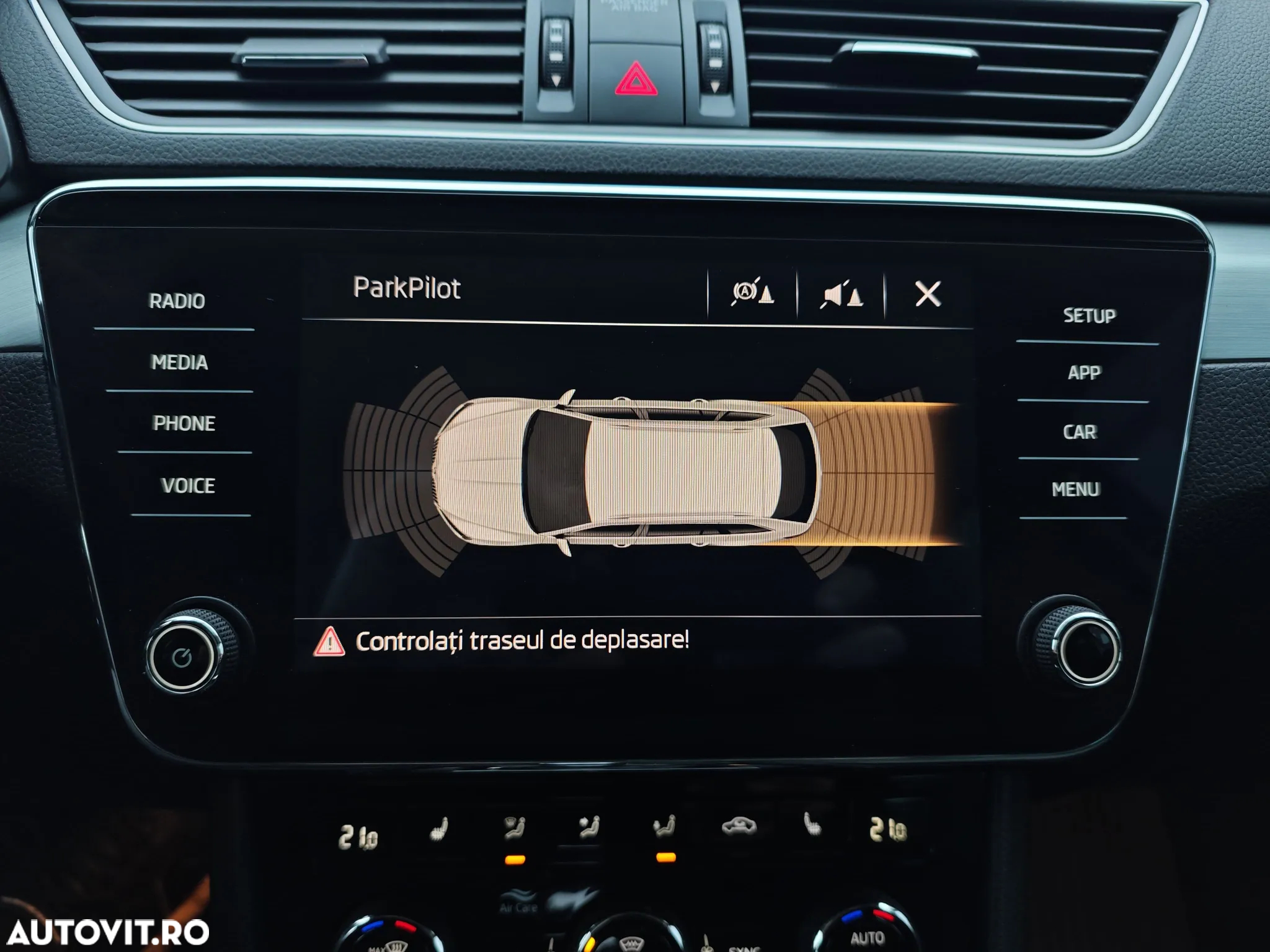 Skoda Superb 2.0 TDI DSG Ambition - 7