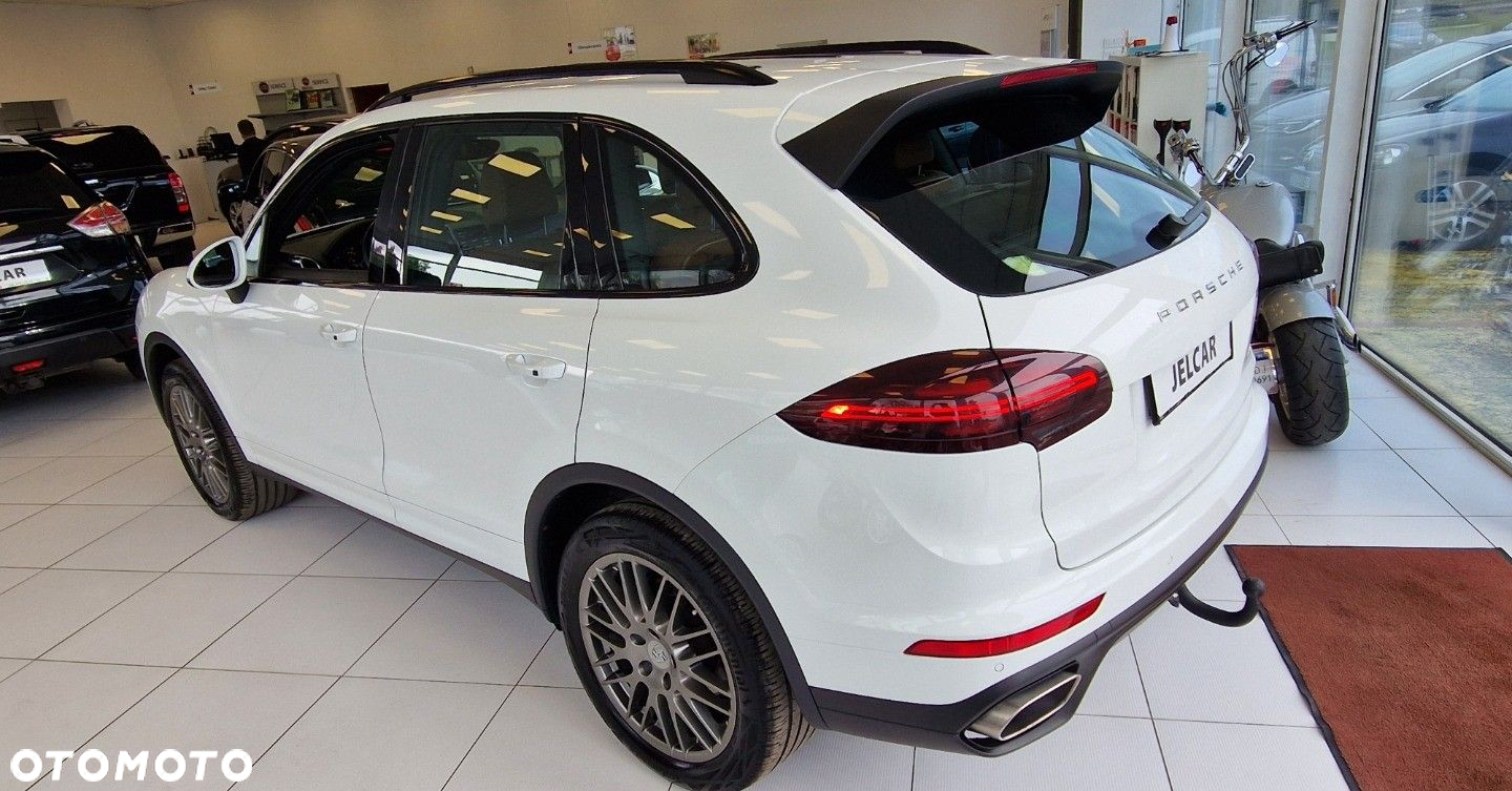 Porsche Cayenne - 24