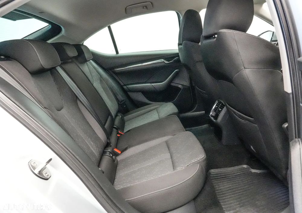 Skoda Octavia 2.0 TDI DSG Style - 16