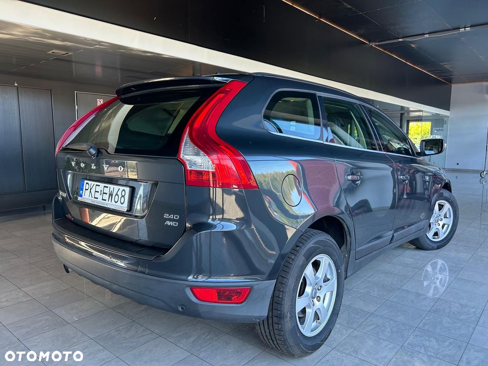 Volvo XC 60 D4 AWD Momentum - 2