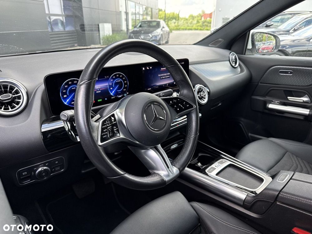 Mercedes-Benz EQA - 10